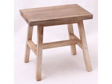 Stolička dřevěná