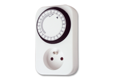 Zásuvka spínací/časovač mechanická P5502